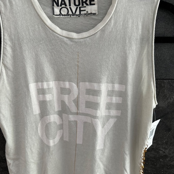 FREECITY Women's Str8up Golden Pins Sleeveless T-Shirt, Magical White Rabbit, NW - Picture 6 of 10